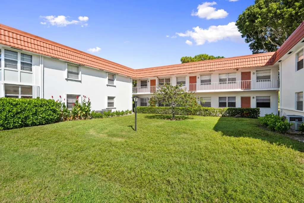 2600 SE Ocean Blvd #Z10, Stuart